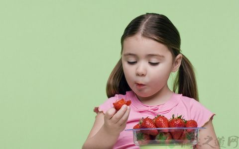 孩子多大才可以吃草莓