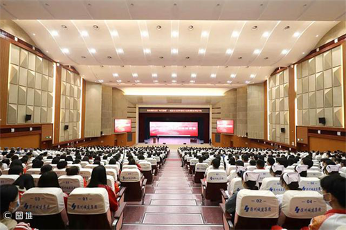 “两地三天三校三场”“时代楷模”赵志全同志先进事迹报告会进校园
