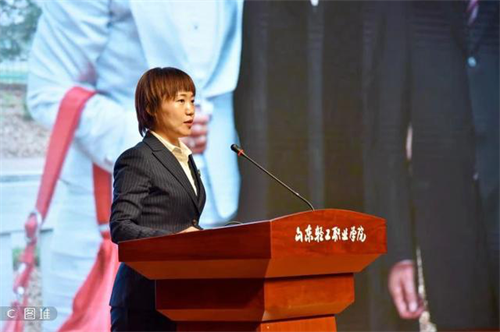 “两地三天三校三场”“时代楷模”赵志全同志先进事迹报告会进校园