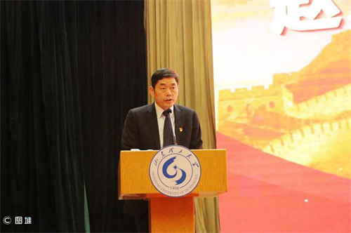 “两地三天三校三场”“时代楷模”赵志全同志先进事迹报告会进校园